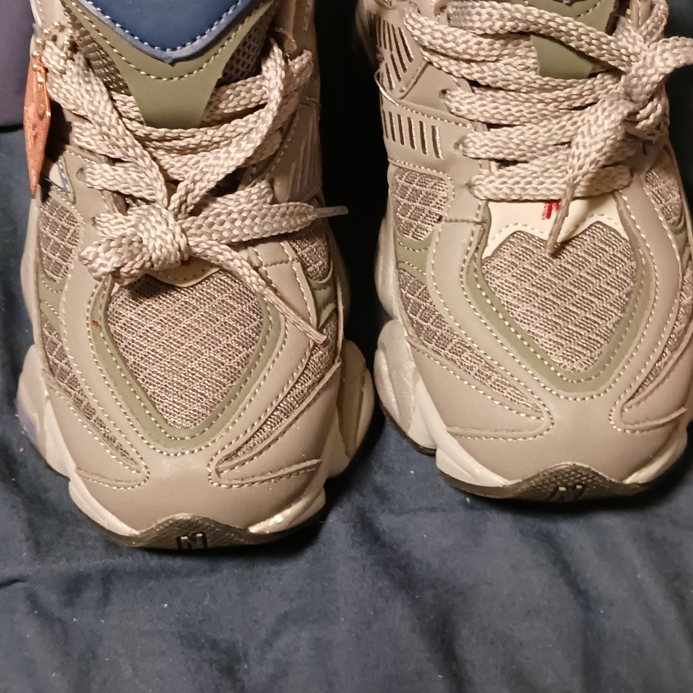 New Balance Gray and Blue Sneakers with Textured Mesh